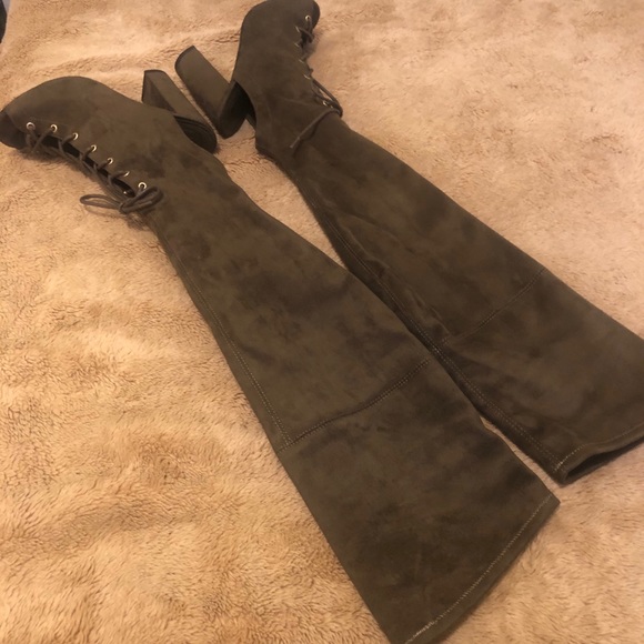 Guess Boots - Picture 7 of 13